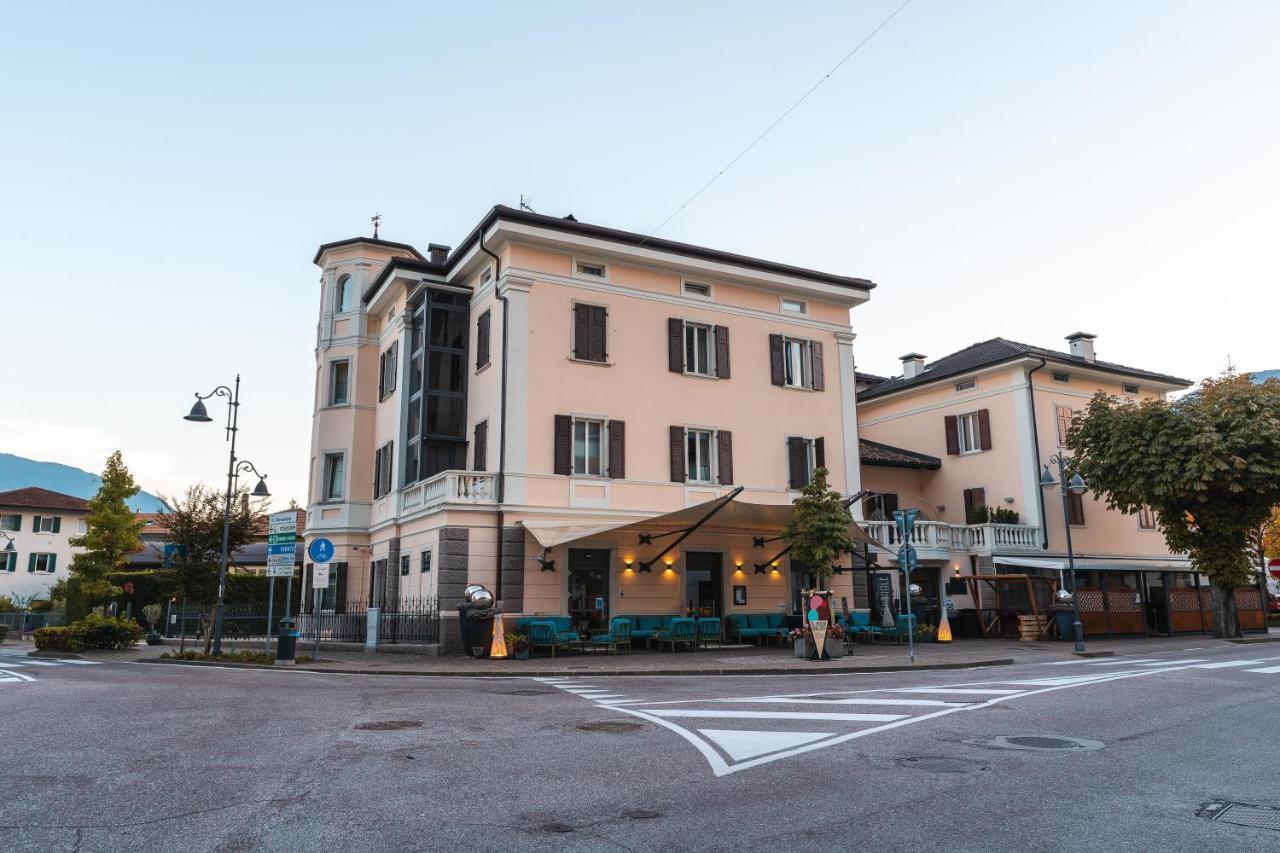 Albergo Caffe Centrale Mezzocorona Exterior photo