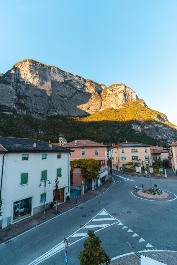 Albergo Caffe Centrale Mezzocorona Exterior photo